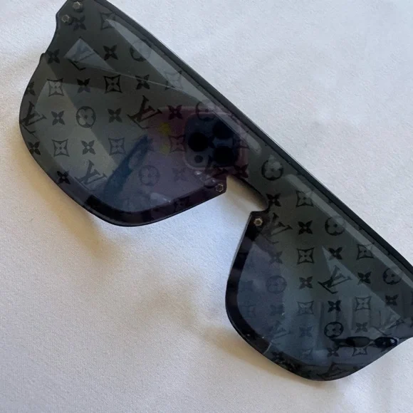 Louis Vuitton Black Monogram Shield Sunglasses - Picture 2 of 4